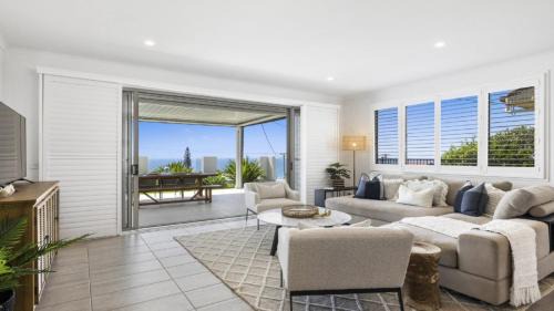 Woolgoolga House | Horizons: Premier 4-Star Stay with Pool & Pet-Friendly Perks