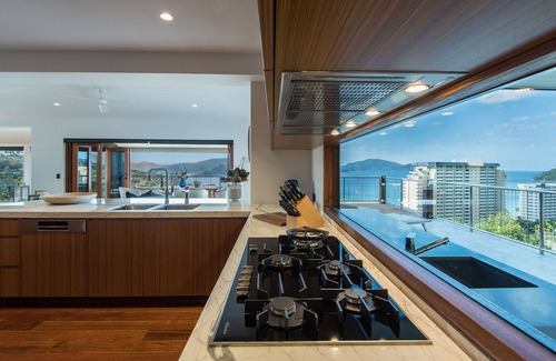 Hamilton Island House | Horizons: Family-Friendly Retreat with a Pool and Breakfast