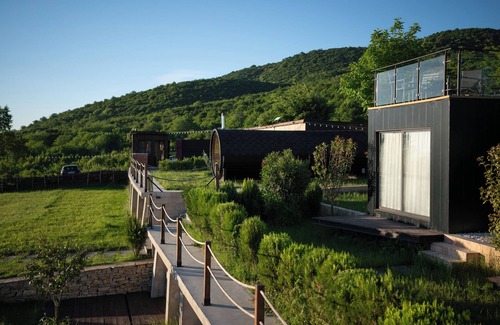 Bakurtsikhe Apartment | Experience Horizons of Bakurtsikhe: 4-Star Retreat with Spa