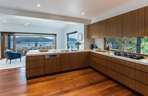 Hamilton Island Villa | Oceanfront Horizons on Hamilton Island: Guest Rated 8/10