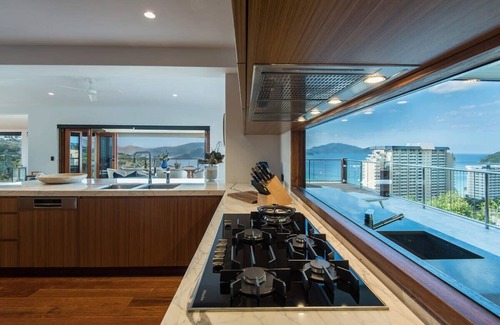 Hamilton Island Villa | Oceanfront Horizons on Hamilton Island: Guest Rated 8/10