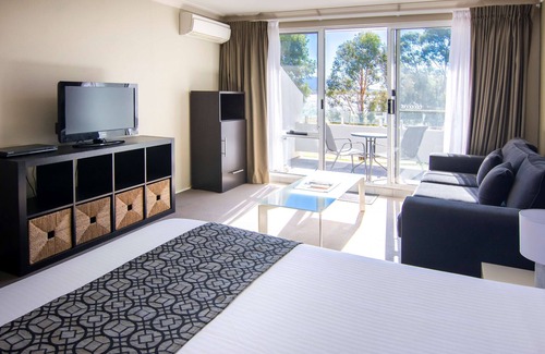 Jindabyne Hotel | Discover Rydges Horizons Snowy Mountains: Family-Friendly Retreat