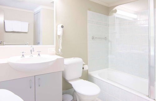 Jindabyne Hotel | Discover Rydges Horizons Snowy Mountains: Family-Friendly Retreat