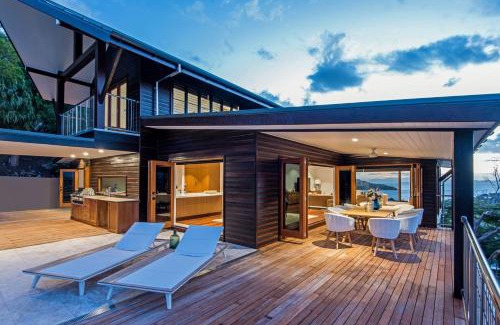 Hamilton Island House | Idyllic Horizons on Hamilton Island with Pool & Family Fun