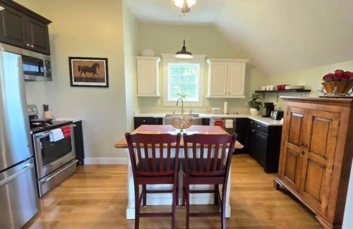 Paris House | Experience a Horse Farm Stay in the Kentucky Bluegrass