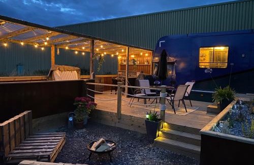 Ashbourne Apartment | Cozy Horse Truck Tiny Home with Relaxing Hot Tub