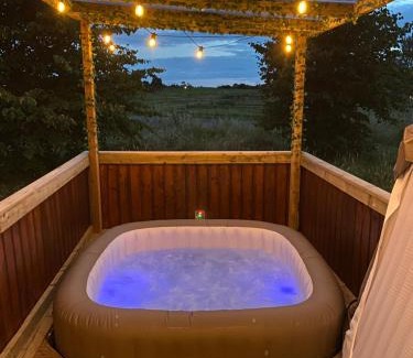 Ashbourne Apartment | Cozy Horse Truck Tiny Home with Relaxing Hot Tub
