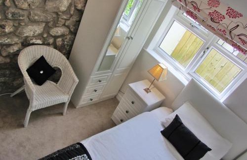 Amroth House | Eco-Friendly Horsemanstone: 4-Star with Hot Tub & Breakfast