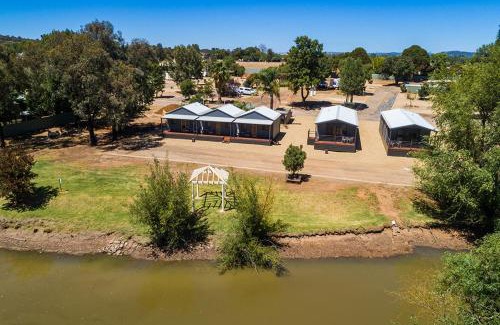 Cartwrights Hill Resort | Pet-Friendly Retreat at Horseshoe Tourist Park with Pool