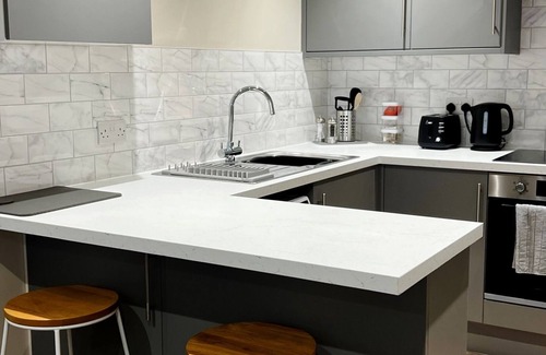 Horsham Apartment | Horsham - Cozy 1 Bedroom Apartment with Kitchen Amenities