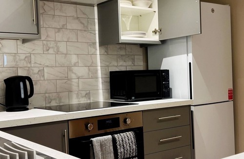 Horsham Apartment | Horsham - Cozy 1 Bedroom Apartment with Kitchen Amenities