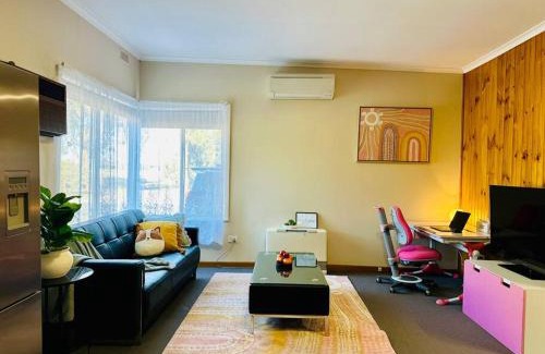 Horsham Apartment | Family-Friendly Getaway at Horsham Paddy's Golden Patch