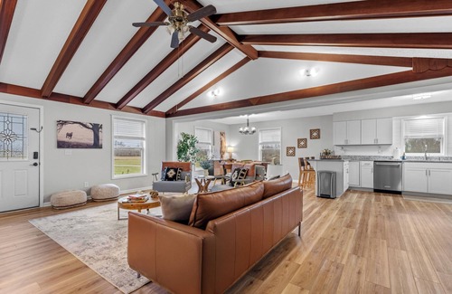 Elizabethtown House | Horsin Around 2-bedroom house in Elizabethtown
