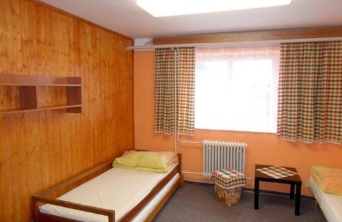 Zadov House | Pet-Friendly Retreat at Horská Chata Cihelny with Pool