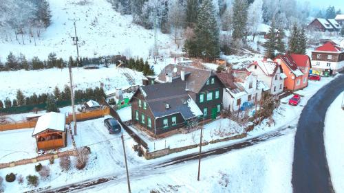 Stribrna Cabin | Cozy Horská chata Hugo: Pet-Friendly with 9/10 Guest Rating