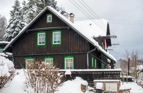 Stribrna Cabin | Cozy Horská chata Hugo: Pet-Friendly with 9/10 Guest Rating