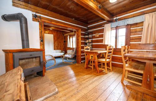 Mala Upa Ski Chalet | Pet-Friendly Horská chata Mamut with Hot Tub & Breakfast