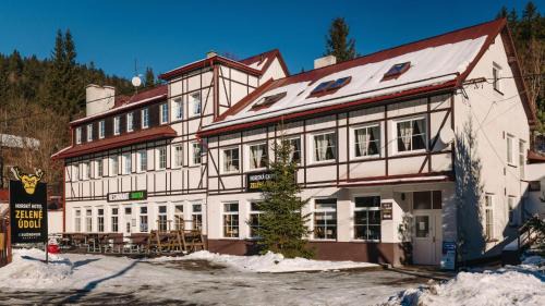 Merklin House | Family-Friendly Retreat at Horská chata Zelené Údolí