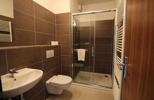 Loucna nad Desnou Apartment | Inviting Horský Apartmán Kouty with Hot Tub & Breakfast