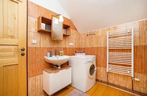 Horni Lipova Apartment | Highly Rated Horský Apartmán Dolní Morava: Family-Friendly Stay