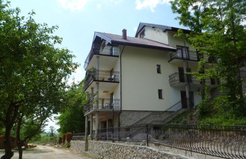 Bela House | Welcoming Horský penzión Šuštiak with Pool & Pet-Friendly Stays