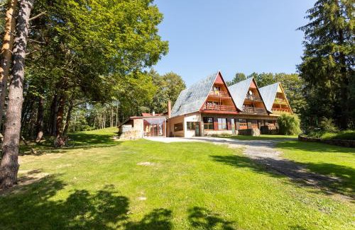 Levoca Cabin | Explore Horsky Dom: Family-Friendly Retreat with Kitchen