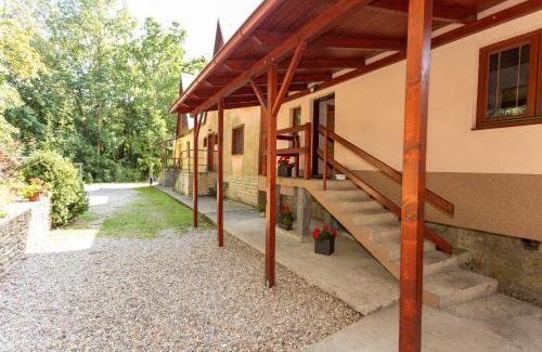 Levoca Cabin | Explore Horsky Dom: Family-Friendly Retreat with Kitchen