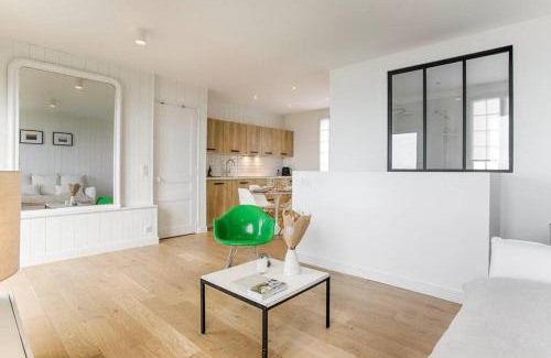 Benerville-sur-Mer Apartment | Hortense - Oceanfront Retreat with 9/10 Guest Rating
