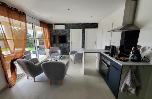 Fontenay-le-Comte House | Family-Friendly Retreat: Hortensia Gîte for Friends & Family