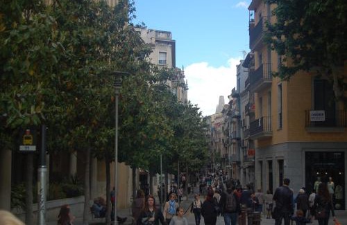 Old Town Apartment | Hortes 7: Pet-Friendly Retreat with High Guest Ratings