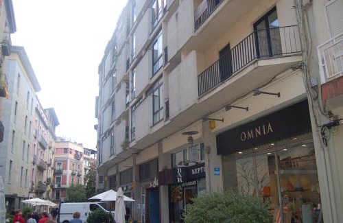 Old Town Apartment | Hortes 7: Pet-Friendly Retreat with High Guest Ratings