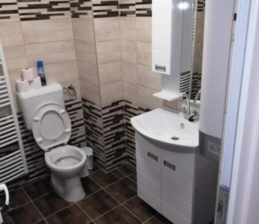Nagykanizsa Apartment | Pet-Friendly HORVÁTH VENDÉGHÁZ with Oceanfront Views