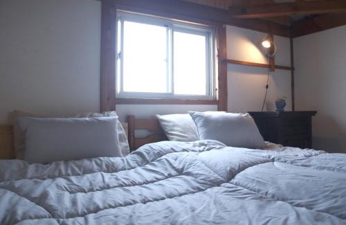 Shodoshima House | Oceanfront Retreat at 星ノソラ with Breakfast Included