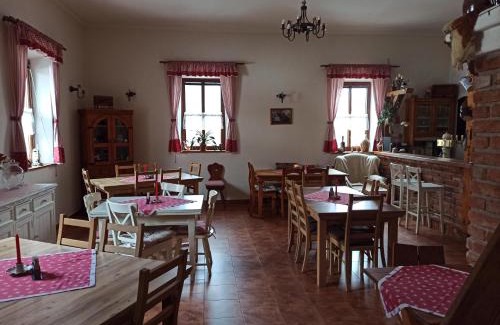 Sazava House | Guest Favorite: Hospůdka Na Trucovně for Family Getaways