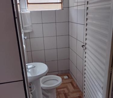 Londrina House | Comfortable Stay at Hospedagem A Vale Verde - 7/10 Rated