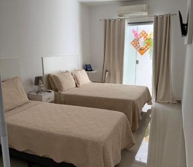 Pe Pequeno House | Family-Friendly Hospedagem Caminho das Praias, Rated 9.8/10