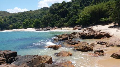 Lagoinha House | Discover Hospedagem Lagoinha: Oceanfront Retreat with Fireplace