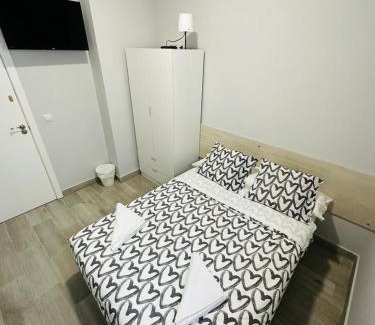 La Latina House | Budget-Friendly Stay at Hospedaje Cuatro Vientos