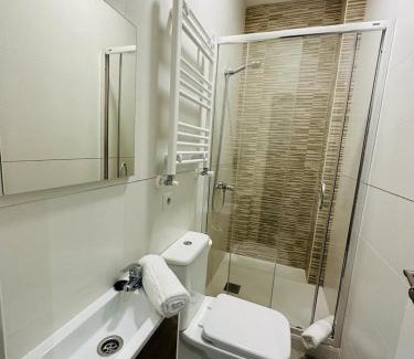 La Latina House | Budget-Friendly Stay at Hospedaje Cuatro Vientos