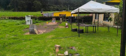Suesca House | Hospedaje Granja Agroturística Fruto de los Andes Nemocón