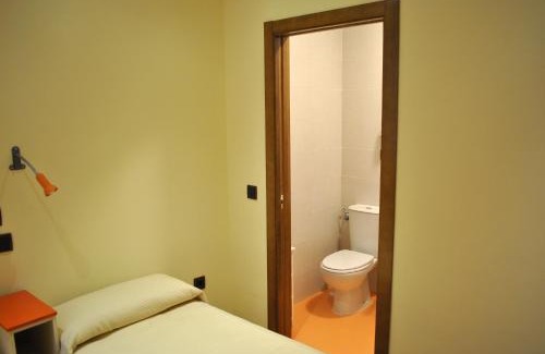 Segovia Old Town House | Discover Hospedaje La Judería: Family-Friendly Retreat