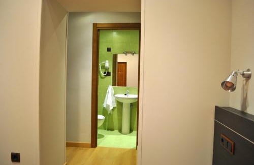 Segovia Old Town House | Discover Hospedaje La Judería: Family-Friendly Retreat