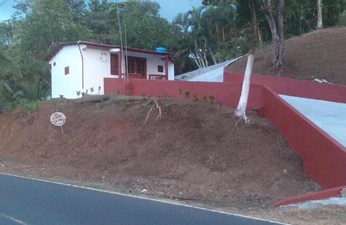 Eastern Panama Ski Chalet | Pet-Friendly Haven with Ocean Views at Hospedaje la Subidita