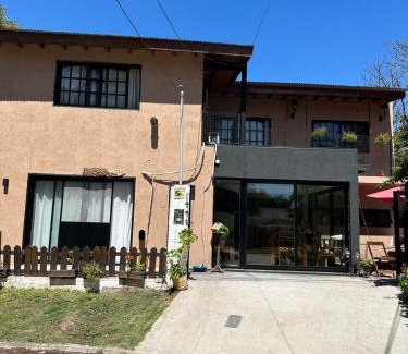 Ezeiza Bed & Breakfast | Welcoming Ezeiza Retreat: Pet & Child-Friendly Stay