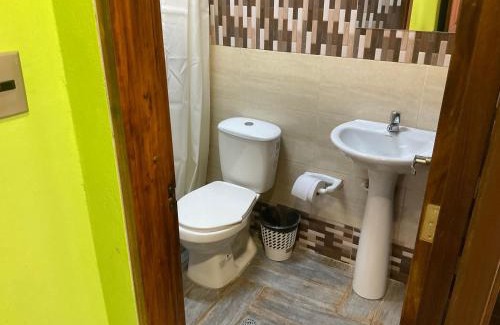 Tunja House | Retro Style Hospedaje: Pet & Child Friendly Stay