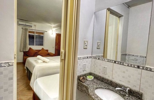 Ciudad Del Este Hotel | Cozy Hospedaje Rey Leon: Family-Friendly with Spa Access