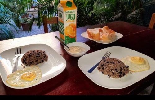 Liberia Bed & Breakfast | Comfortable Stay at Hospedaje Yunandre with Hot Tub & Breakfast