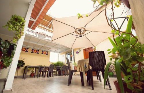 Ayacucho House | Comfortable Hospedaje Zaragoza: Pet & Child Friendly Stay