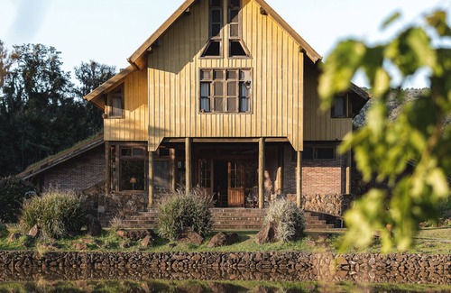 Canela Cottage | Tranquil Nature Retreat with Spa and Family-Friendly Amenities
