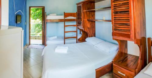 Pereque-Mirim Hotel | Inviting Stay at Hospedaria Vitória Mar with Pool & Breakfast